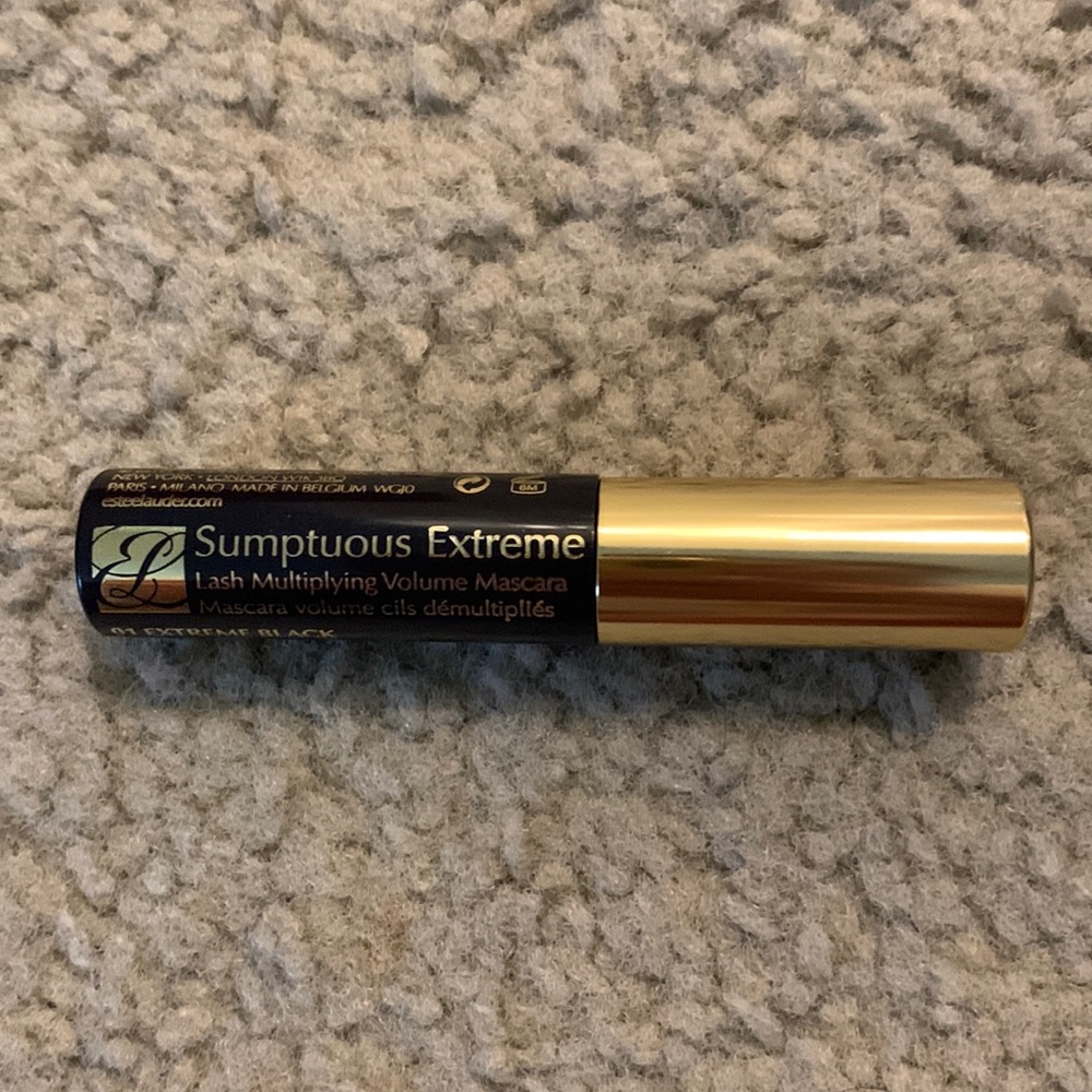 Brand new Estée Lauder sumptuous extreme lash multiplying volume mascara black
